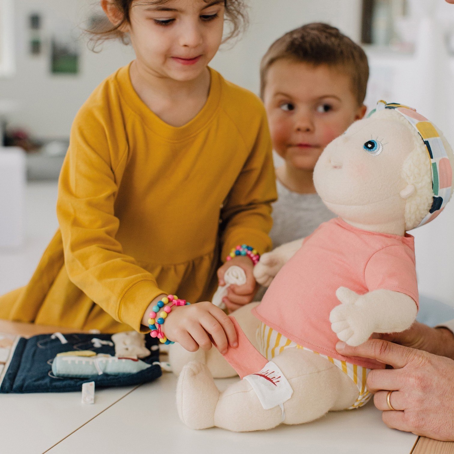 Rubens Barn Baby Esmé – im Spiel